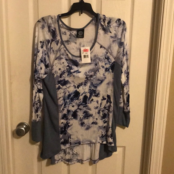 Top - Picture 1 of 2